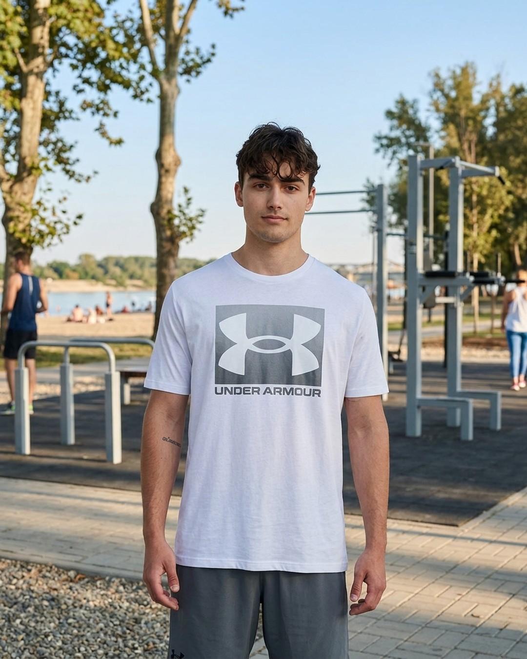 UNDER ARMOUR Majica Boxed